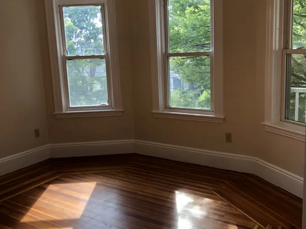 39 Porter St #2, Somerville, MA 02143