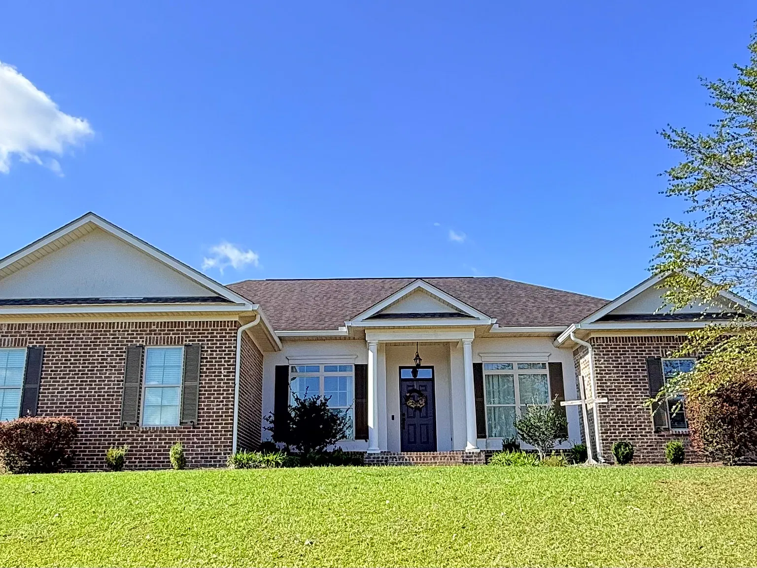 4 bed, 2215 sqft, $2,200 — Photo 1