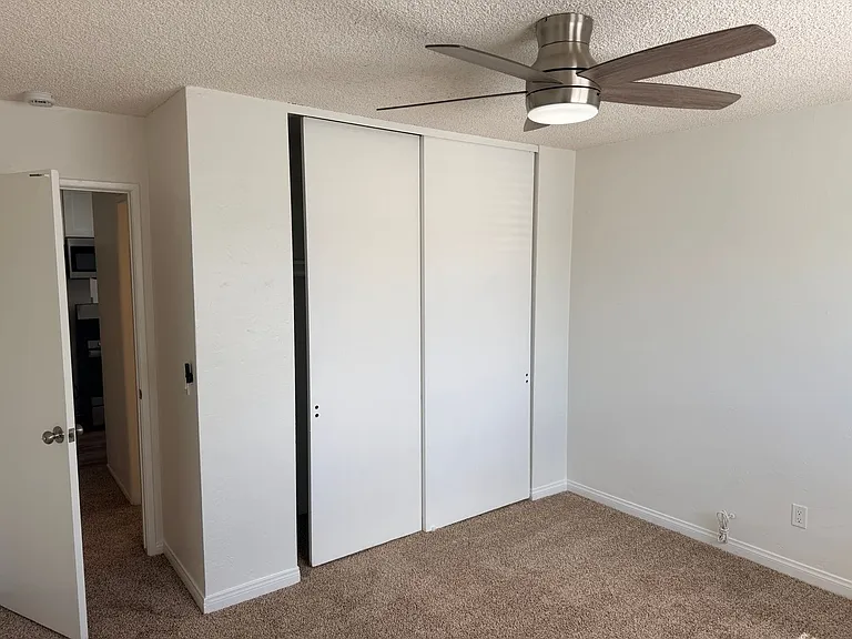1115 Oxford Ct — Photo 14