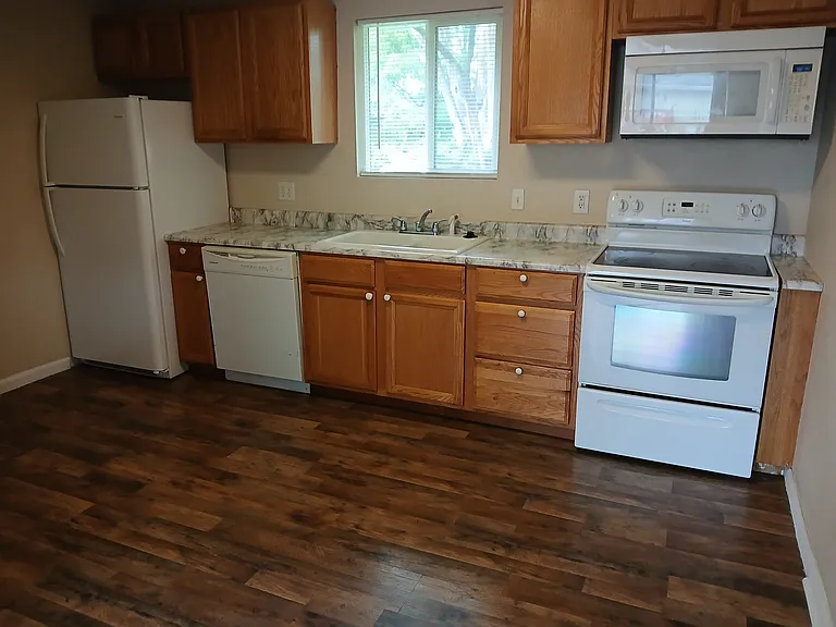 1101-4 Briarwood Rd — Photo 2