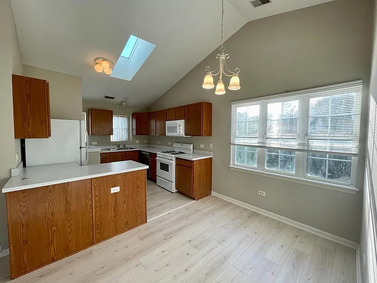 2919 Rutland Cir #204 — Photo 4