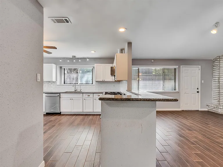 2554 Olympus Dr — Photo 14