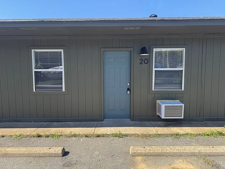 1313 McNutt Rd #20 — Photo 2