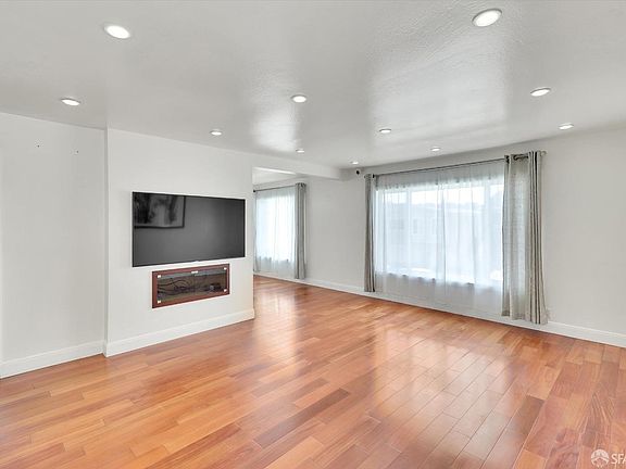 5th image of 229 Saint Catherine Dr
