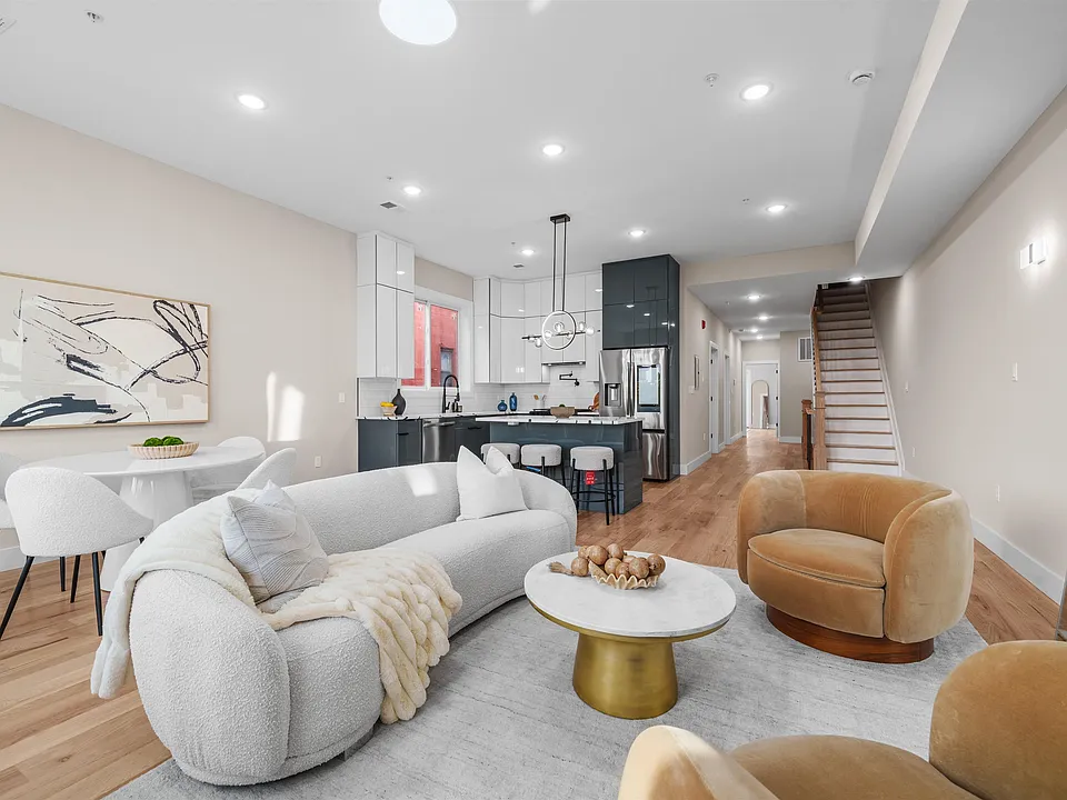 94 South St #3