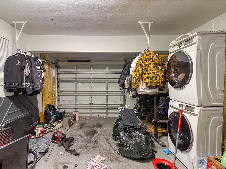 6620 NW 21st Ct — Photo 34