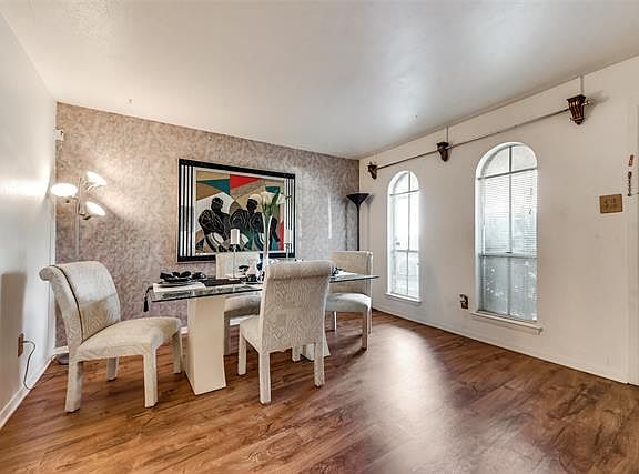 3rd image of 2322 Hilldale Blvd