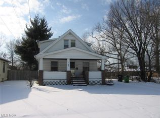 824 E 207th St, Euclid, OH 44119