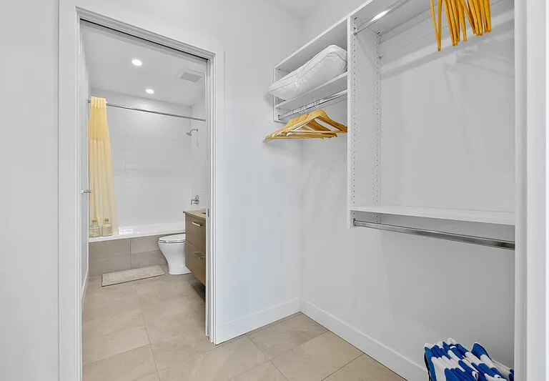 3389 Lakeshore Rd #602 — Photo 24