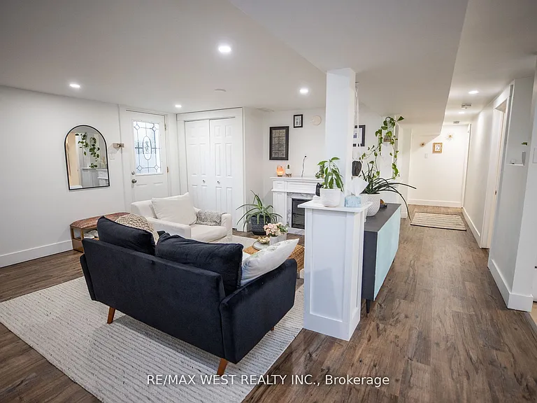 93 Peel St #2 — Photo 15