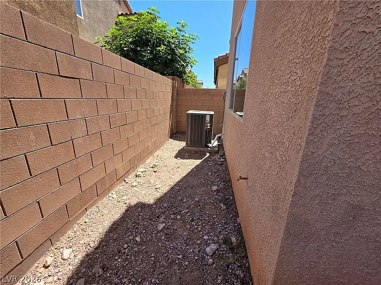 7510 Perla Del Mar Ave — Photo 6