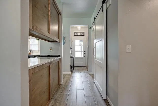 8430 Hidden Creek — Photo 4