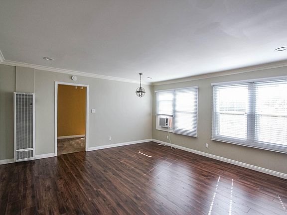 5th image of 82 N Grand Oaks Ave