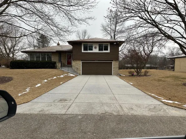 8601 North Manor LANE, Fox Point, WI 53217