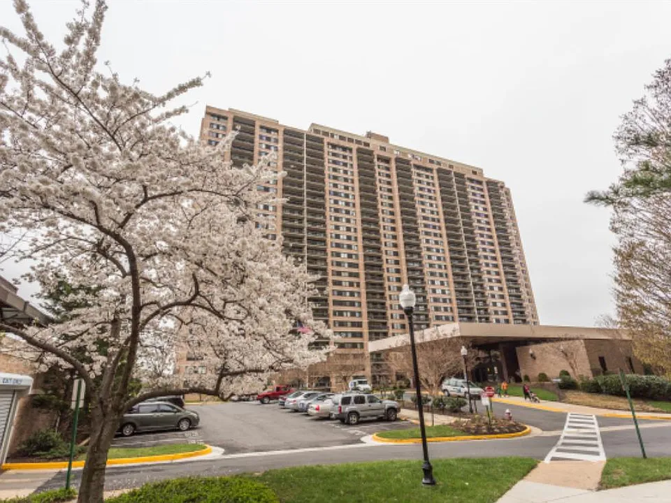 5501 Seminary Rd #2001S