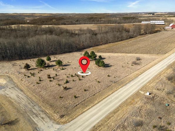 L1076 Hunt Club Bugle Court #1076, La Valle, WI 53941