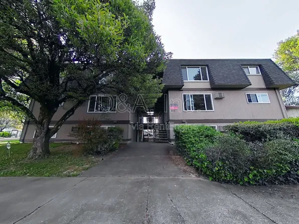 803 SW 8th St, Corvallis, OR