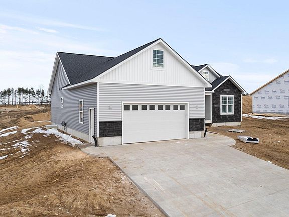 3rd image of 141 Stafford Dr