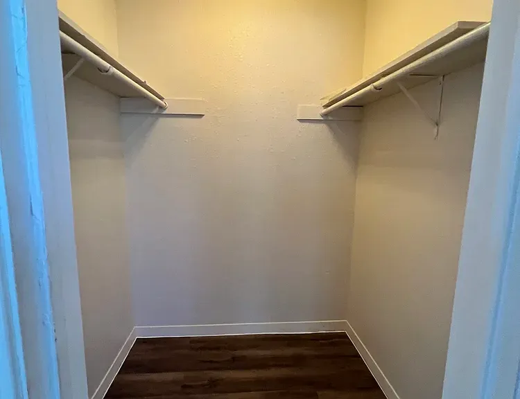 450 Burleson St #D — Photo 8