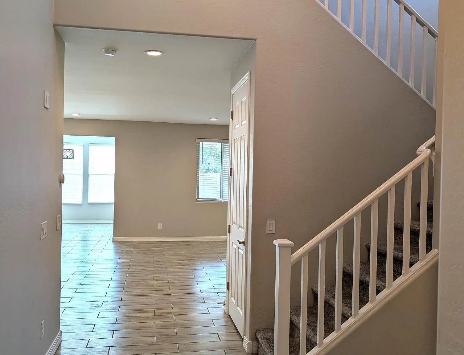 4 bed, 4.0 bath, 2793 sqft, $3,399 — Photo 2
