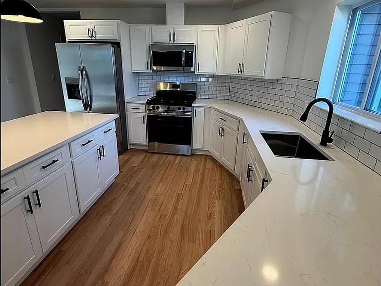 416 Catherine St — Photo 6