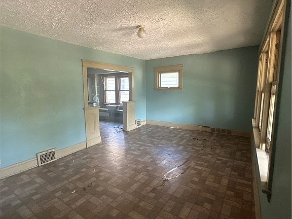 2nd image of 8701 Vineyard Ave