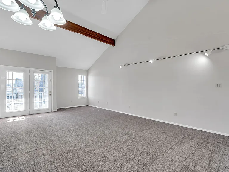 Woodlake Apartments — Photo 65