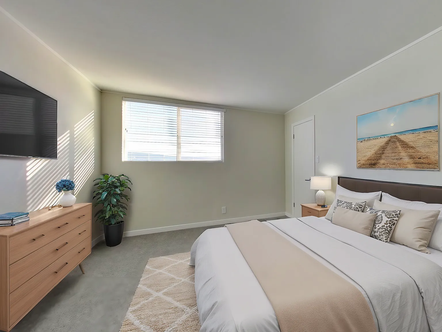 Panomar Luxury Apartments — Photo 3