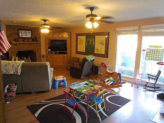 3rd image of 6301 Sayle St