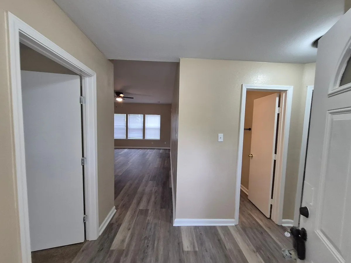 Building Photo - 8806 Slumber Ln