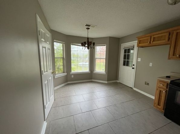 242 Forest Hill Rd
