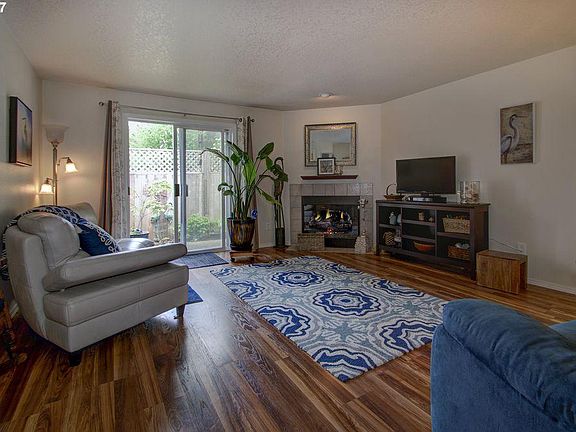 4th image of 10906 NE 71st St