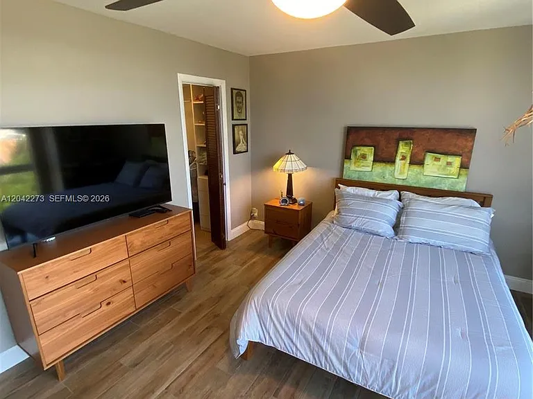 531 N Ocean #611 — Photo 16