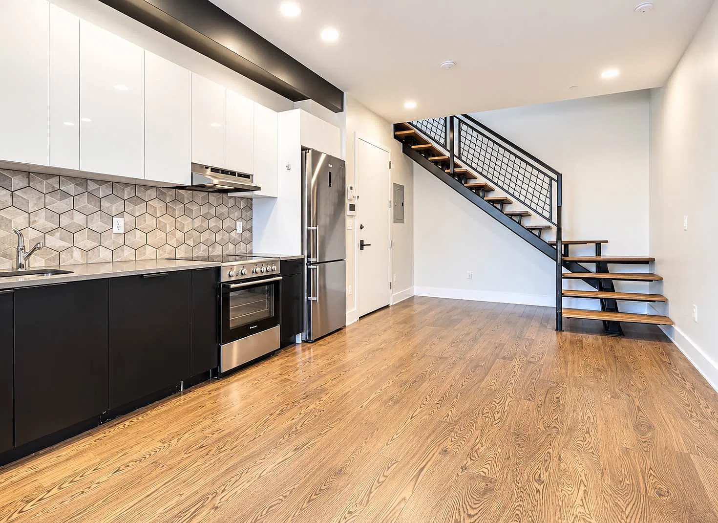 2734 Snyder Avenue — Photo 1