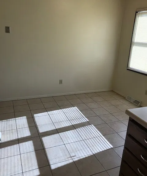 223-225 Edgewood Dr — Photo 4