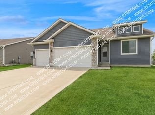 965 Cedar St, Waukee, IA 50263