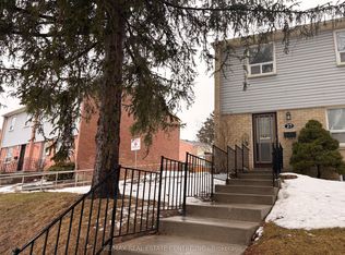 1055 Shawnmarr Rd #27, Mississauga, ON L5H3V2