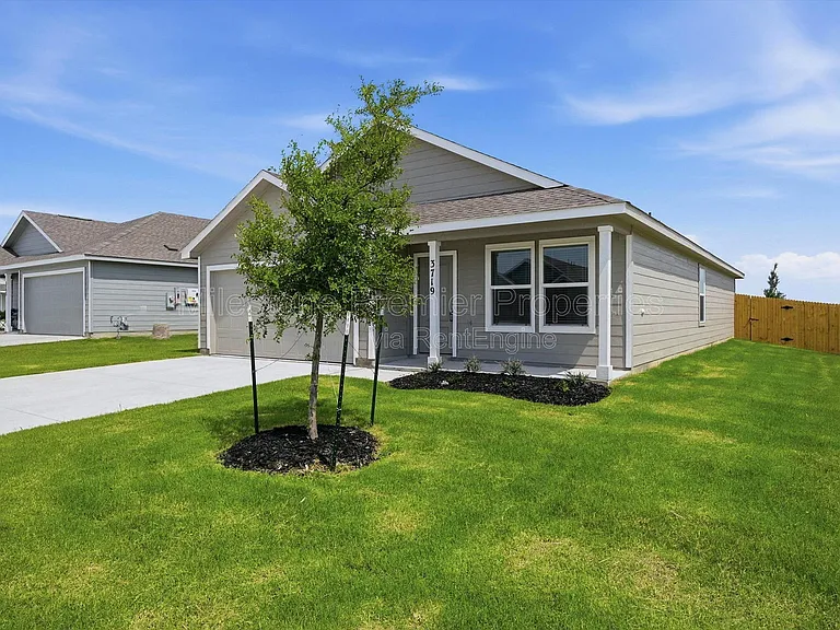 3719 Longleaf Dr — Photo 3