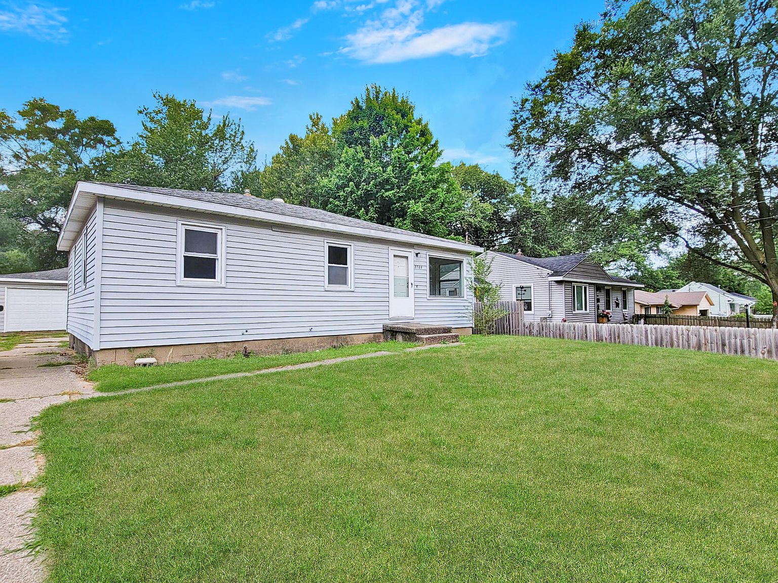 3709 Boone Ave SW, Wyoming, MI 49519 Zillow