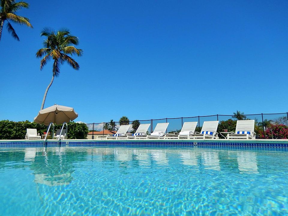One of the largest private pools on the island. The 20 x 40 ft in-ground, heated, south facing pool has plenty of room for tables and chairs for the whole group