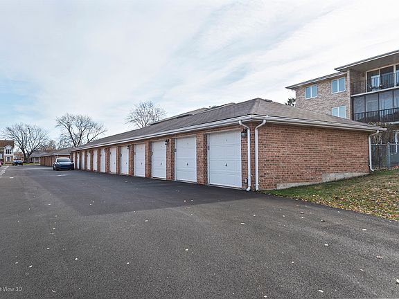 3rd image of 4943 Circle Dr #303