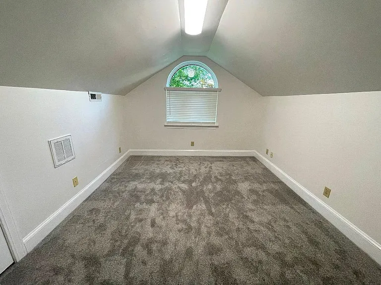 1203 E 5th St #B — Photo 10