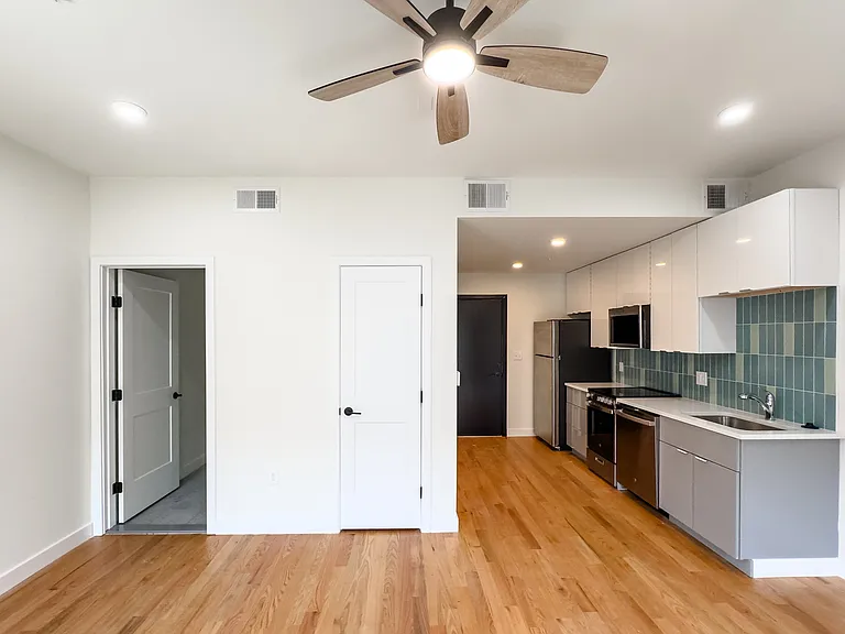 101 E Trenton St #2 — Photo 6