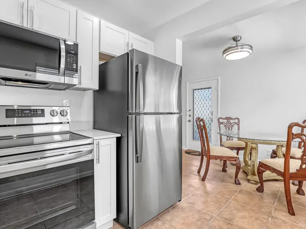 149 Burgundy Dr #D, Delray Beach, FL 33484