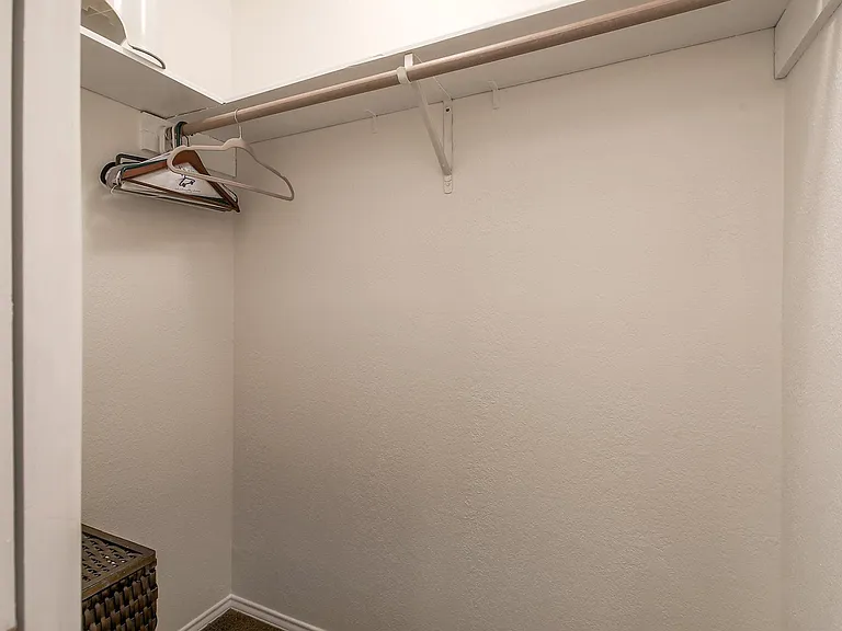 1329 Spyglass Dr — Photo 32