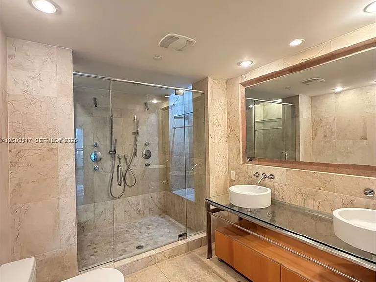 6000 Collins Ave #313 — Photo 4