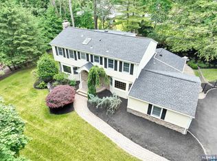 809 Arcadia Pl, River Vale, NJ 07675