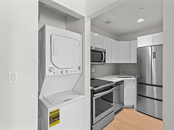5th image of 1168 Greene Ave APT 3C