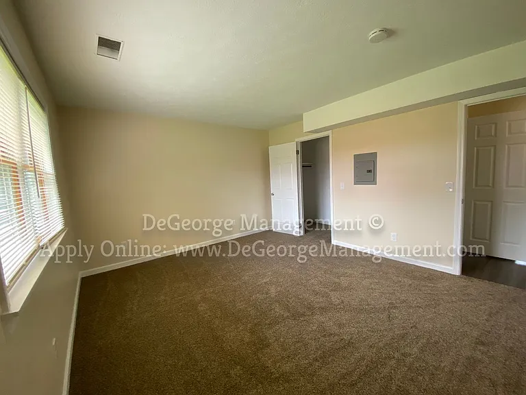 Burdick Estates Apartments — Photo 75