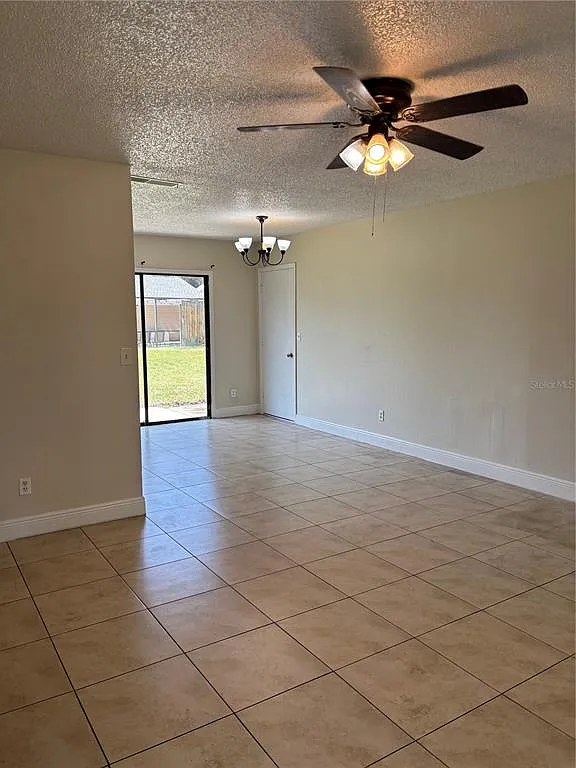 3 bed, 2.0 bath, 1092 sqft, $1,660 — Photo 4